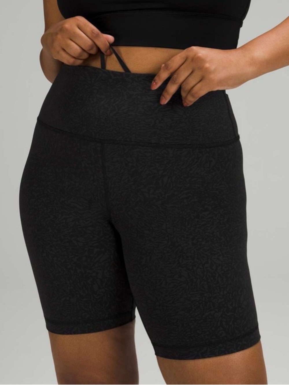 Lululemon Wunder Train High Rise Short 8" Size 6